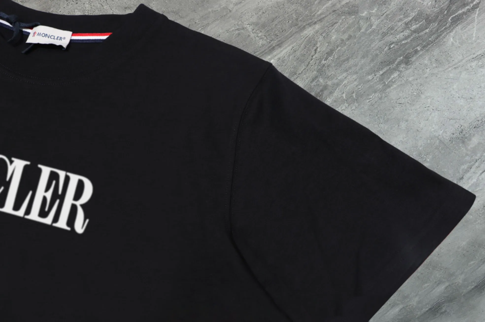 《Moncler~ 》2025New Arrival Quality T , Versatile Quality ！ ‼ 32 250G ‼ ， ， ， ， T 🤪 Sizes：S-M-L-XL-2XL ：Black，White， Same Style